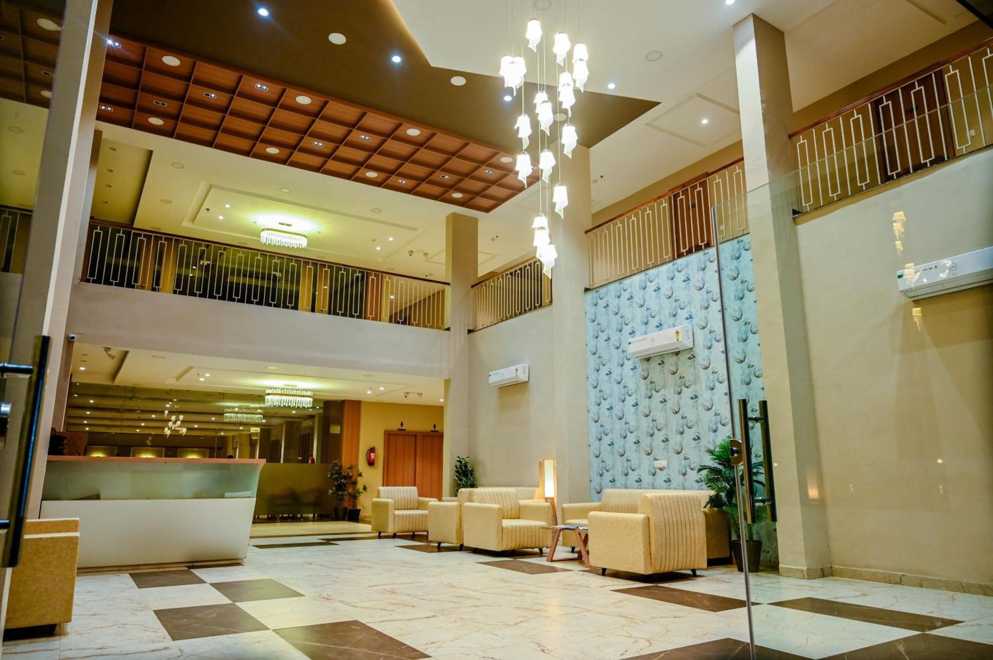 Hotel Maa Bhagwati Palace Khandwa Bagian luar foto